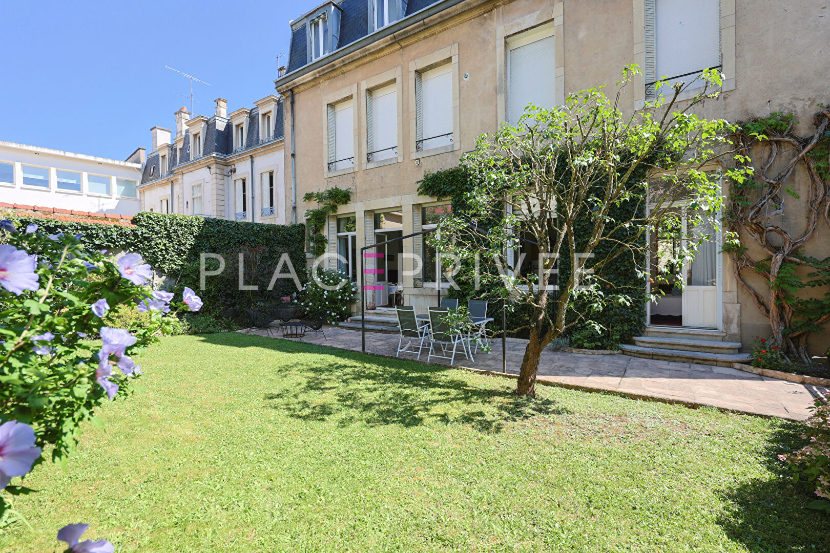 Agence immobilière de PLACE PRIVÉE - Place des Vosges