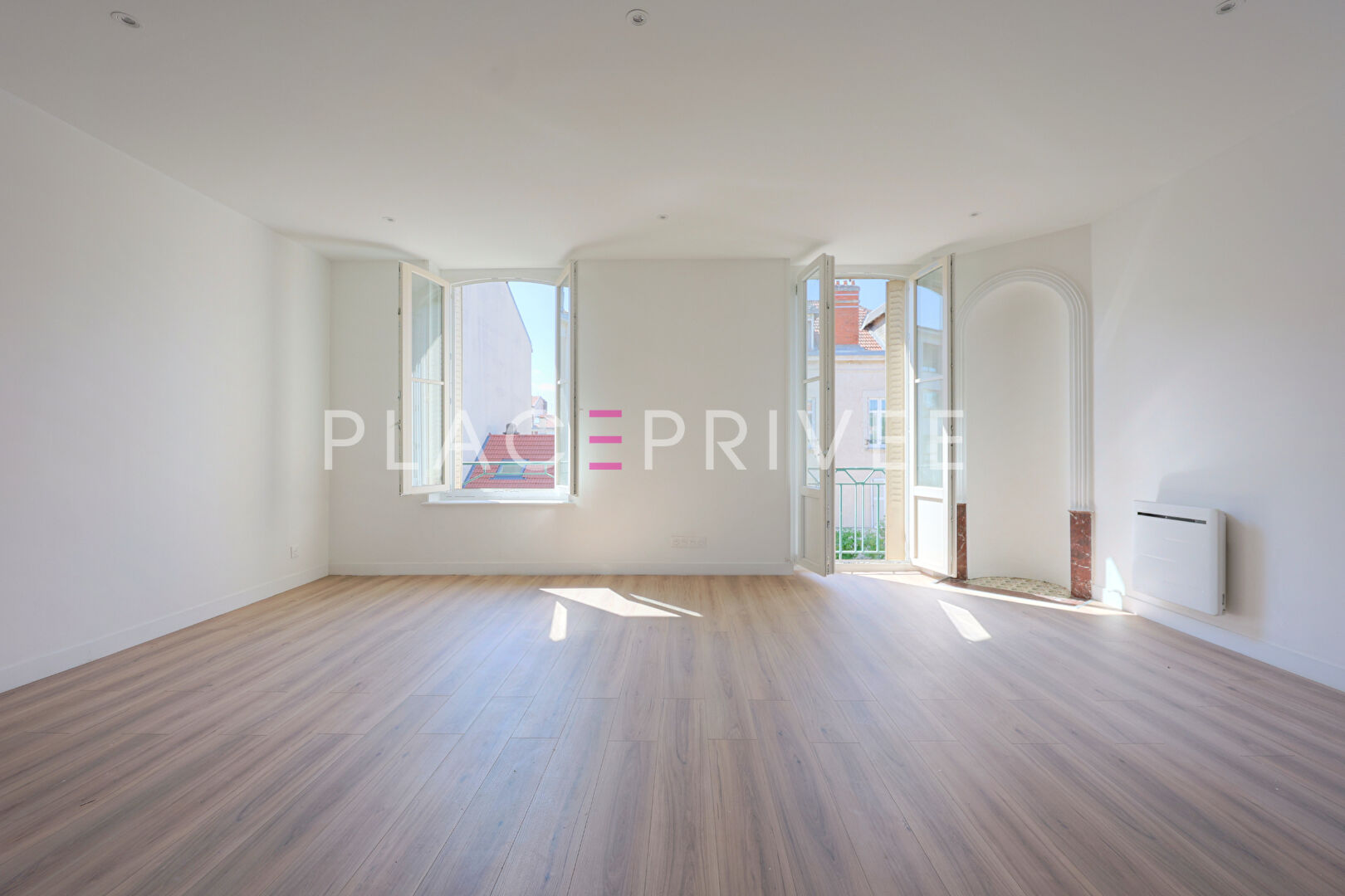 Agence immobilière de PLACE PRIVÉE - Place des Vosges