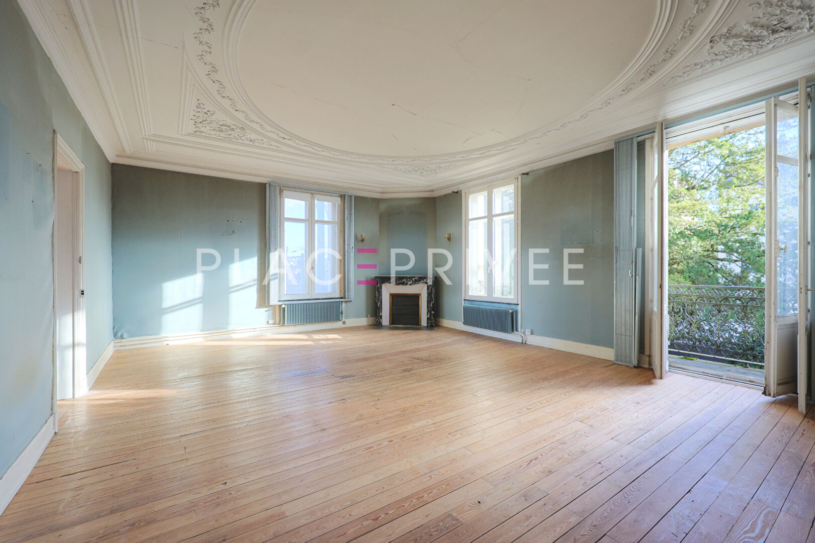Agence immobilière de PLACE PRIVÉE - Place des Vosges