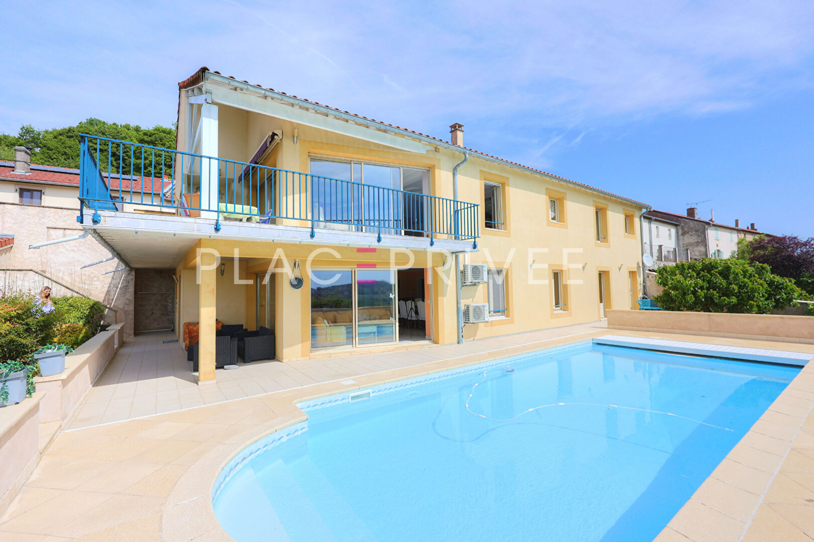 Photo Maison avec jardin et piscine image 3/6