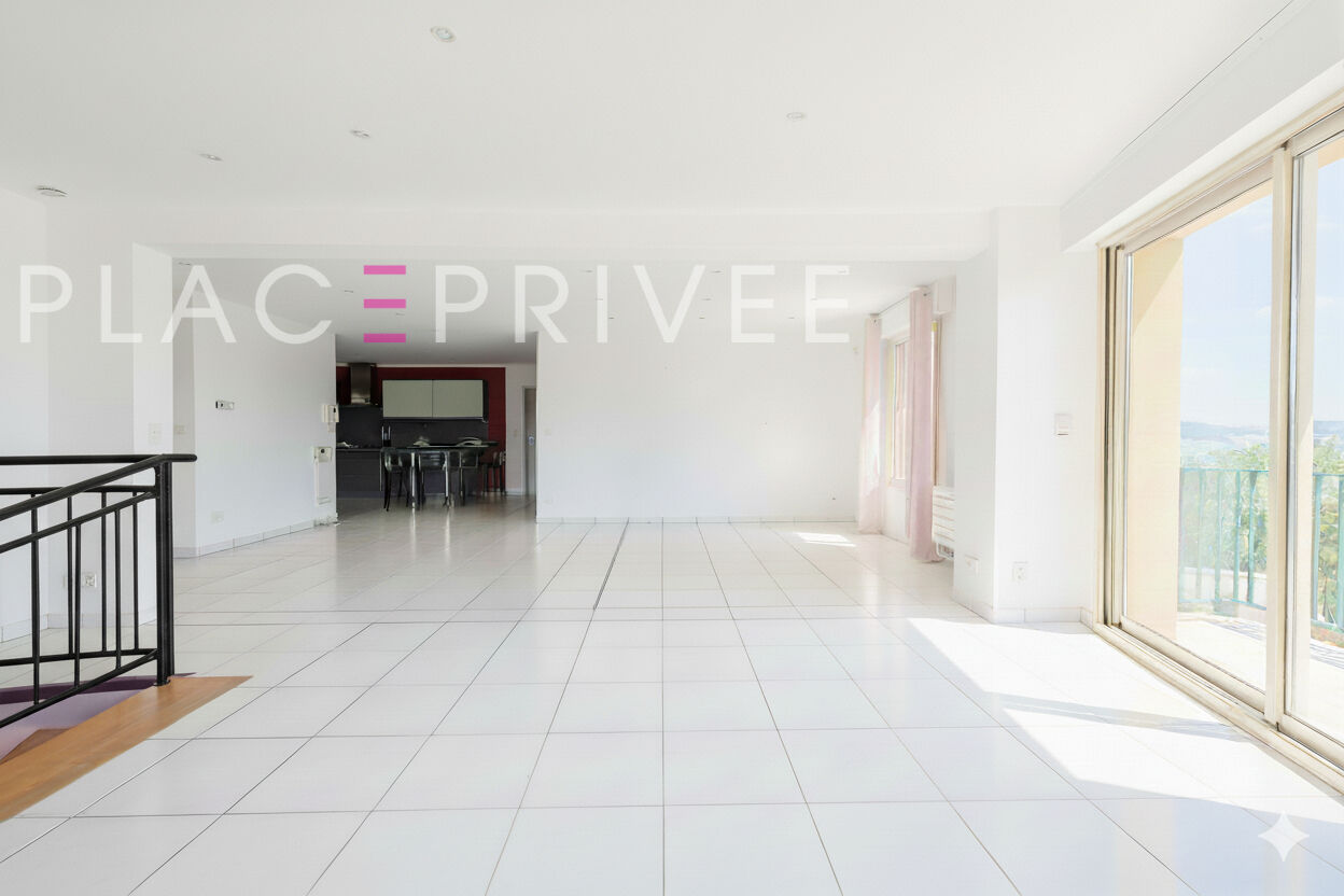 Photo Maison avec jardin et piscine image 6/6