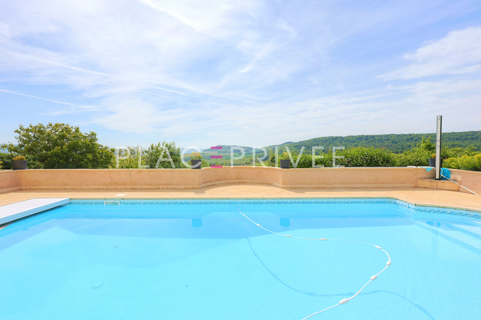 Photo Maison avec jardin et piscine image 6/6