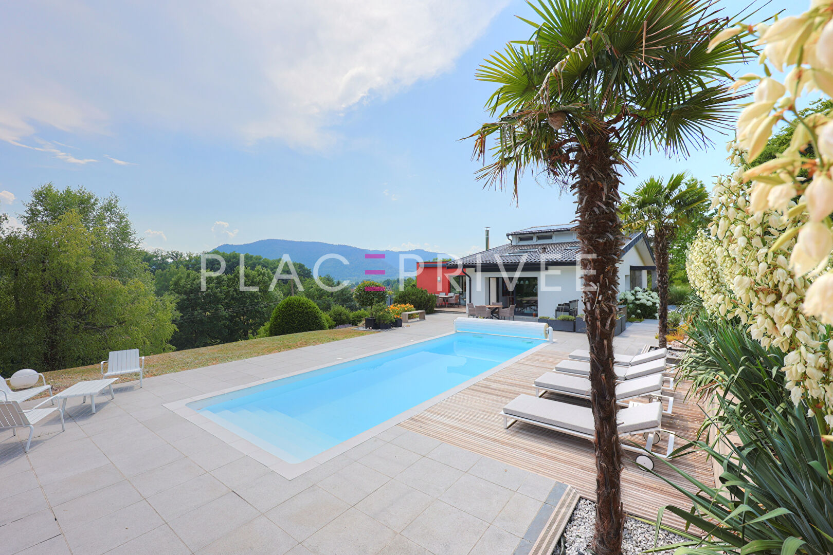 Photo Maison avec piscine image 1/6