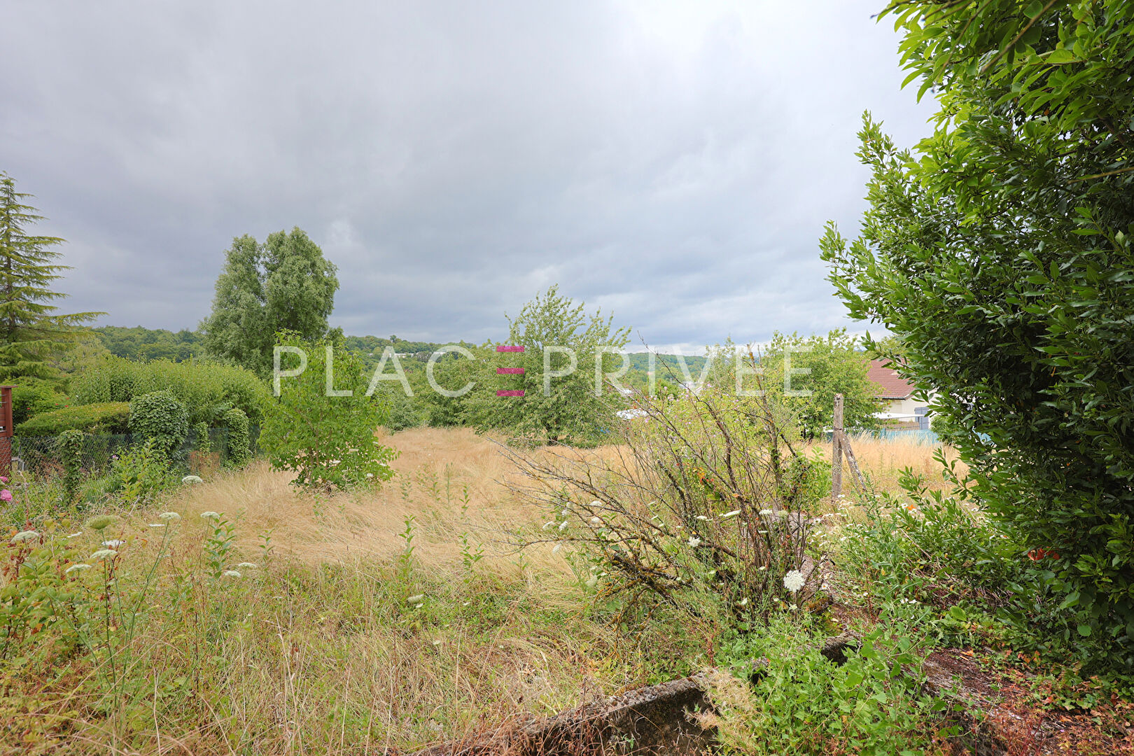 Photo Terrain constructible avec maison image 4/6
