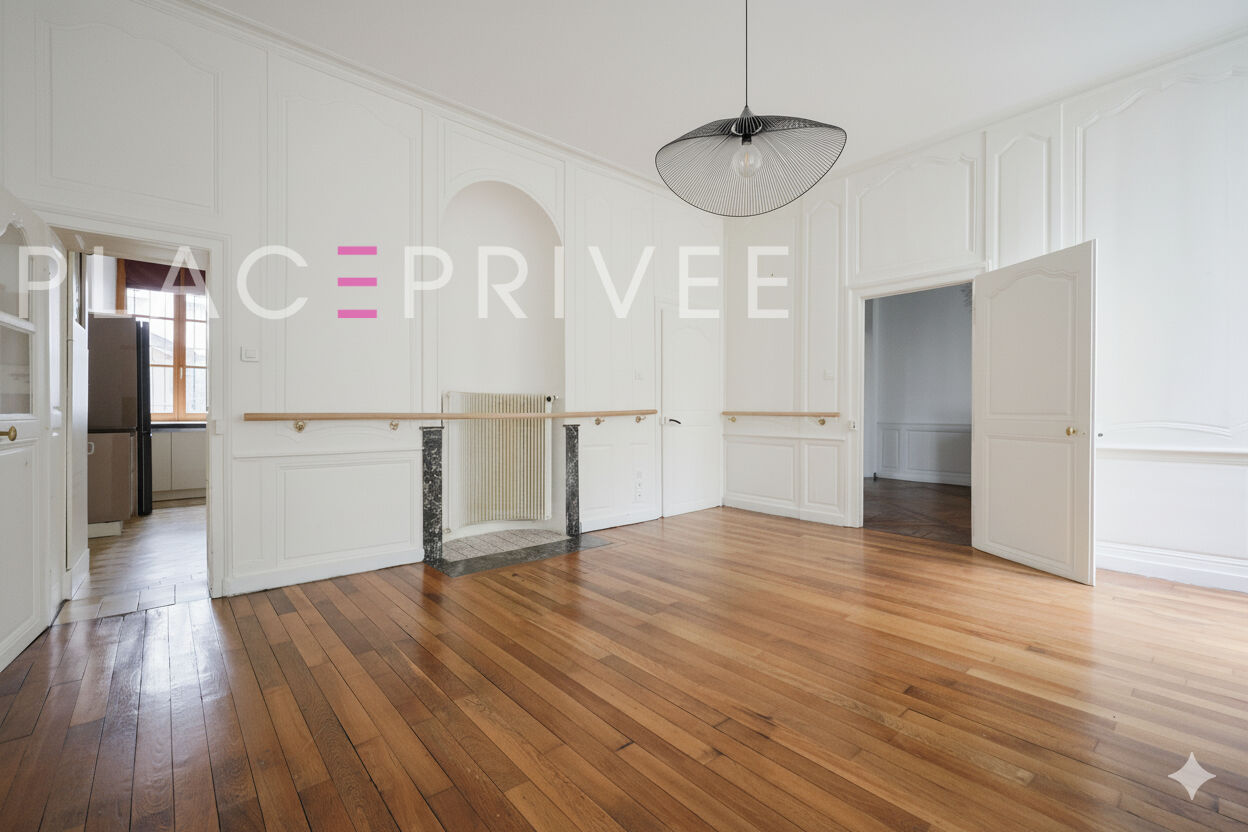 Agence immobilière de PLACE PRIVÉE - Place des Vosges