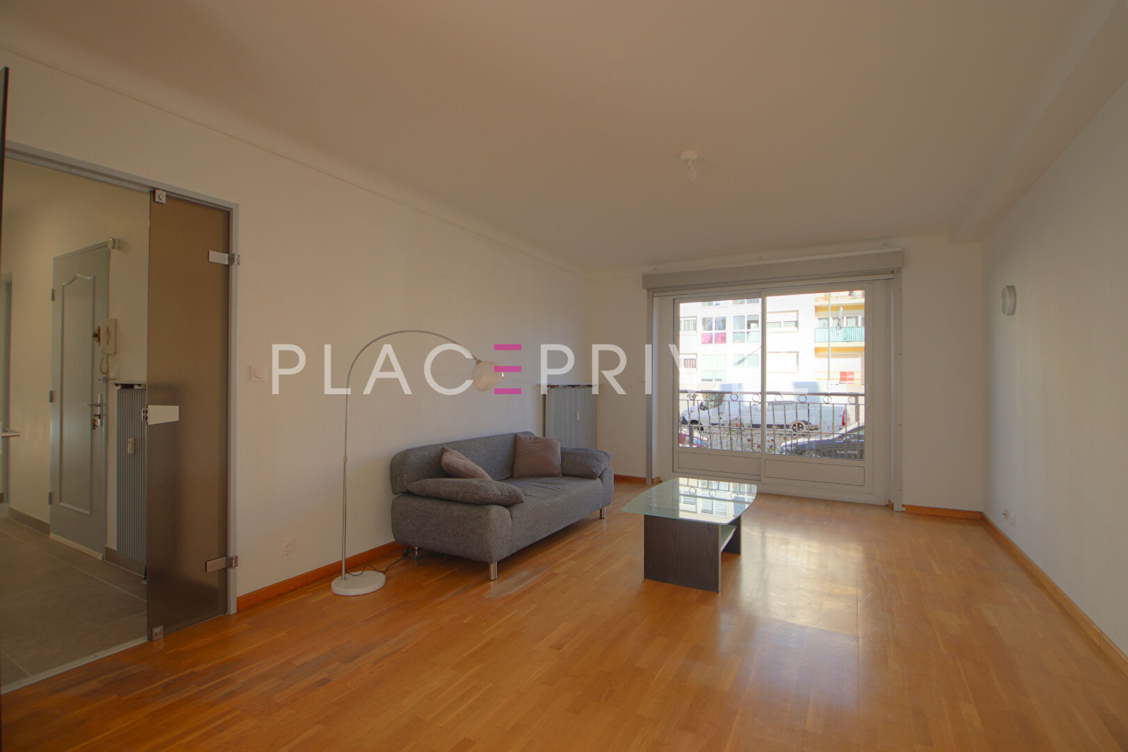 Photo Appartement meublé - 3 chambres et garage image 3/6