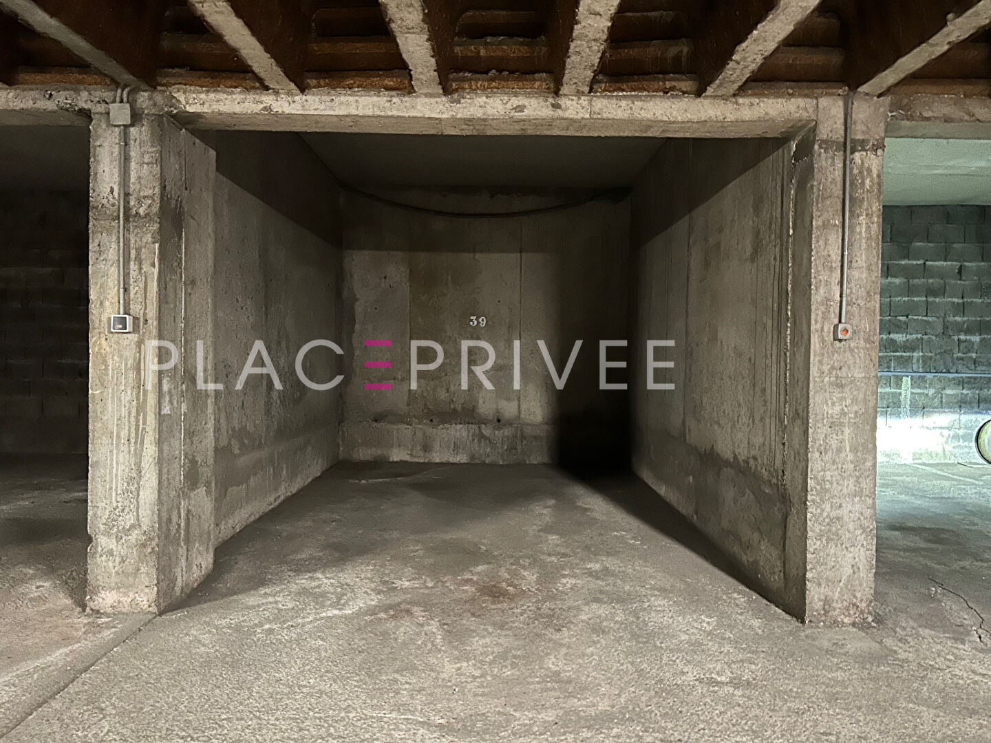 Photo Parking image 1/3