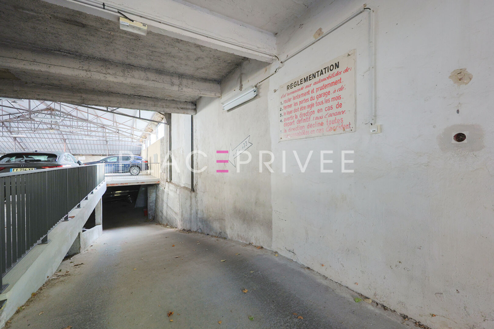 Photo Parking image 3/3