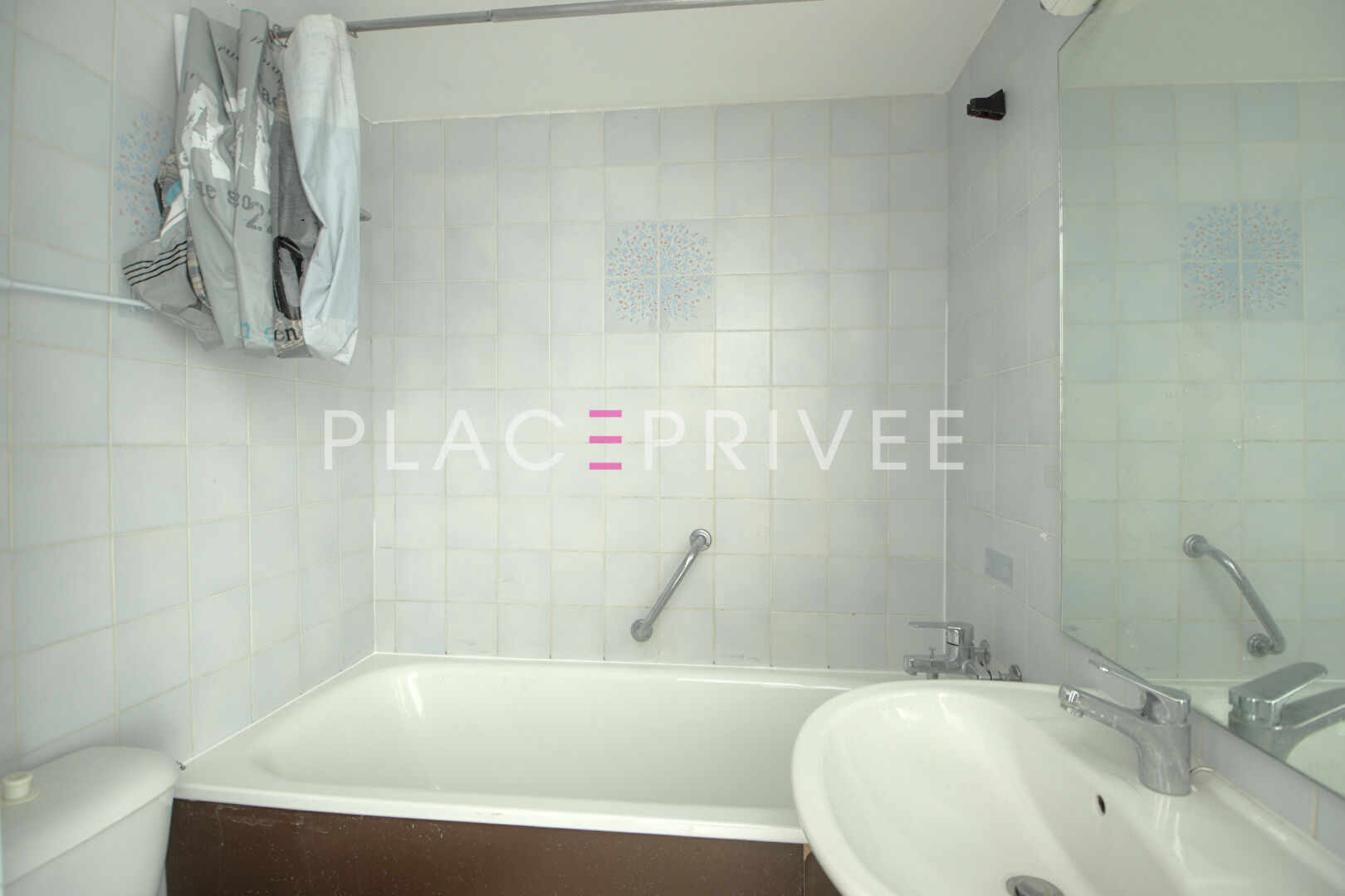 Photo Studio meublé Toutes Charges Comprises image 4/4