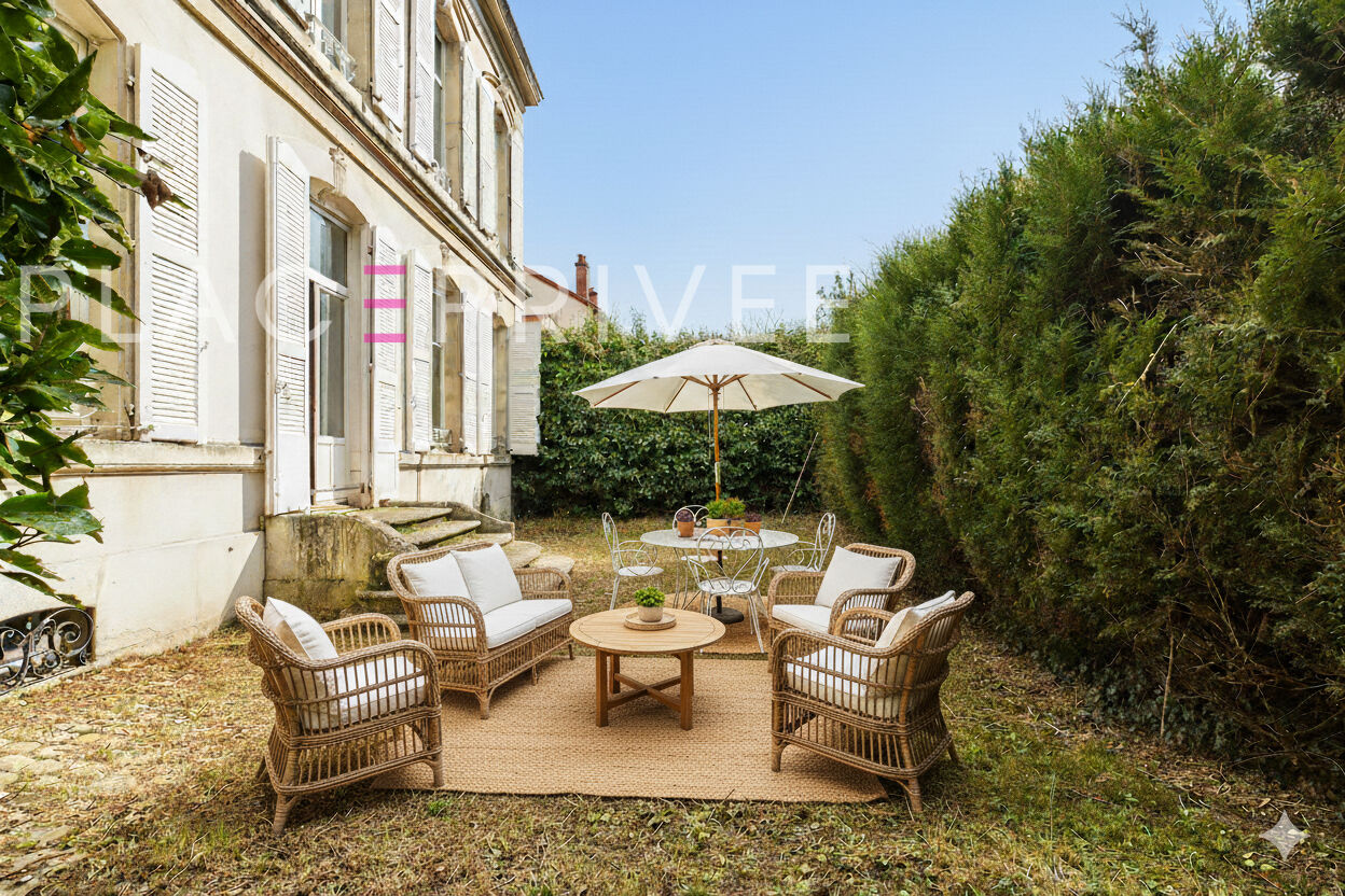 Agence immobilière de PLACE PRIVÉE - Place des Vosges