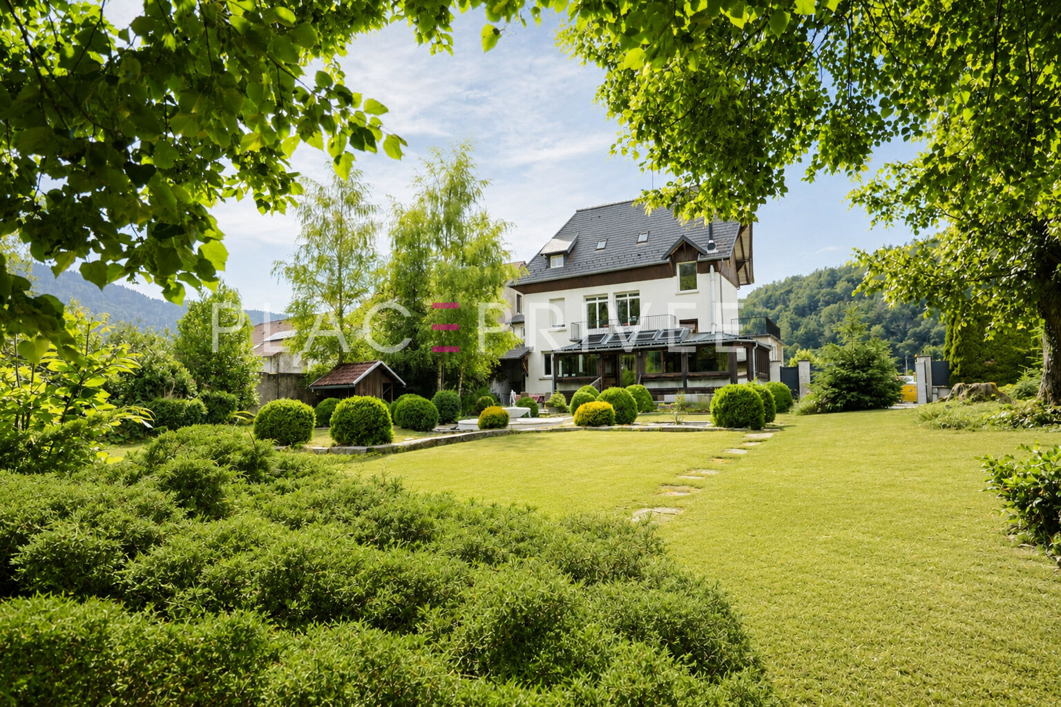 Agence immobilière de PLACE PRIVÉE - Place des Vosges