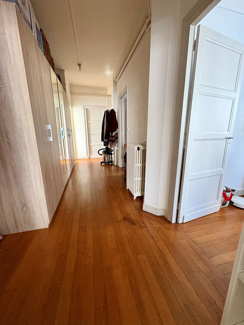 Photo Blois Vaste appartement de type 5 image 3/6