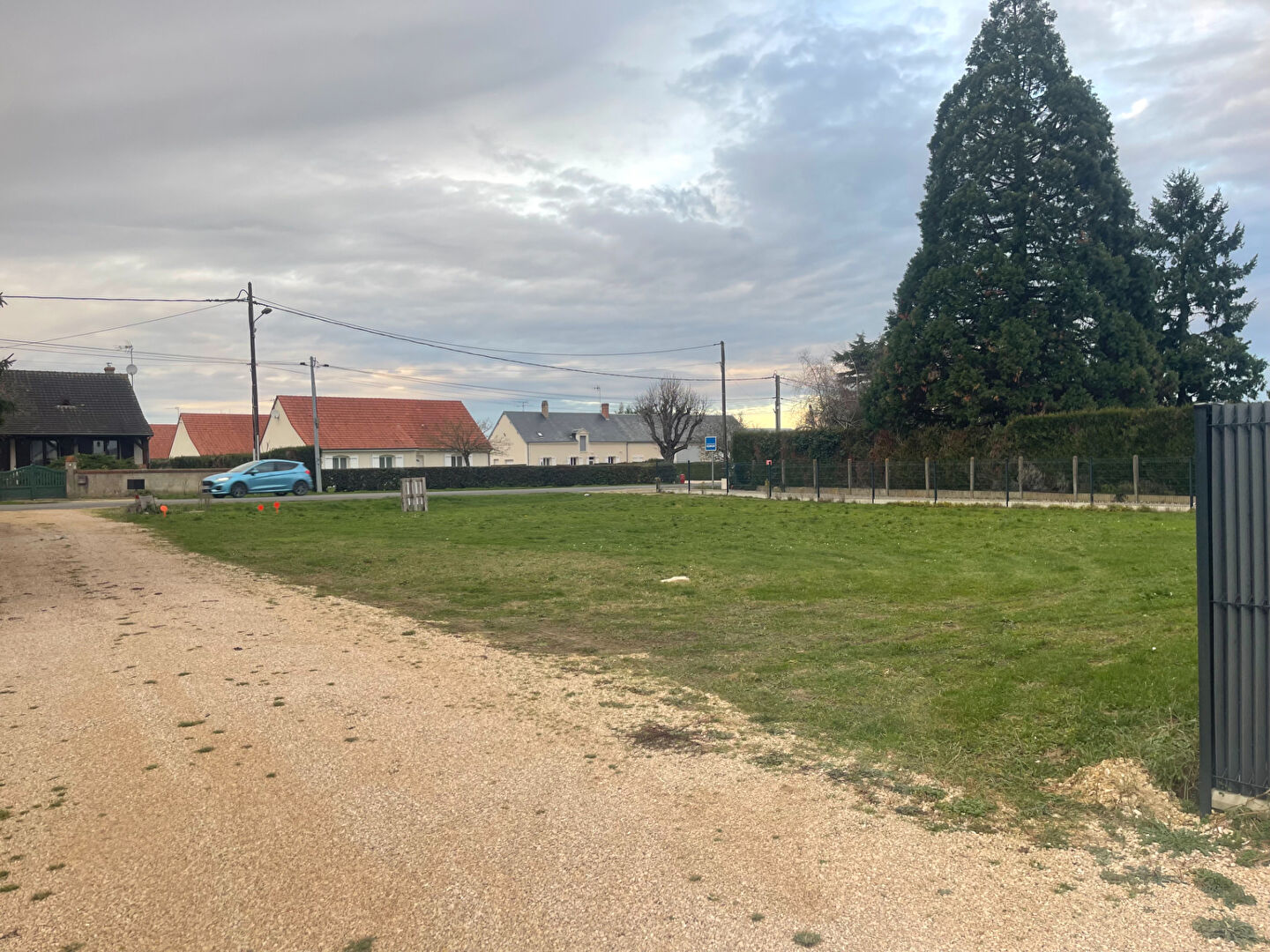 Photo Terrains  Cormeray 600 m2 image 1/3