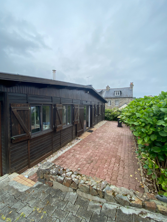 EXCLUSIVITE : En location à l'année : Chalet atypique en plein centre ville !