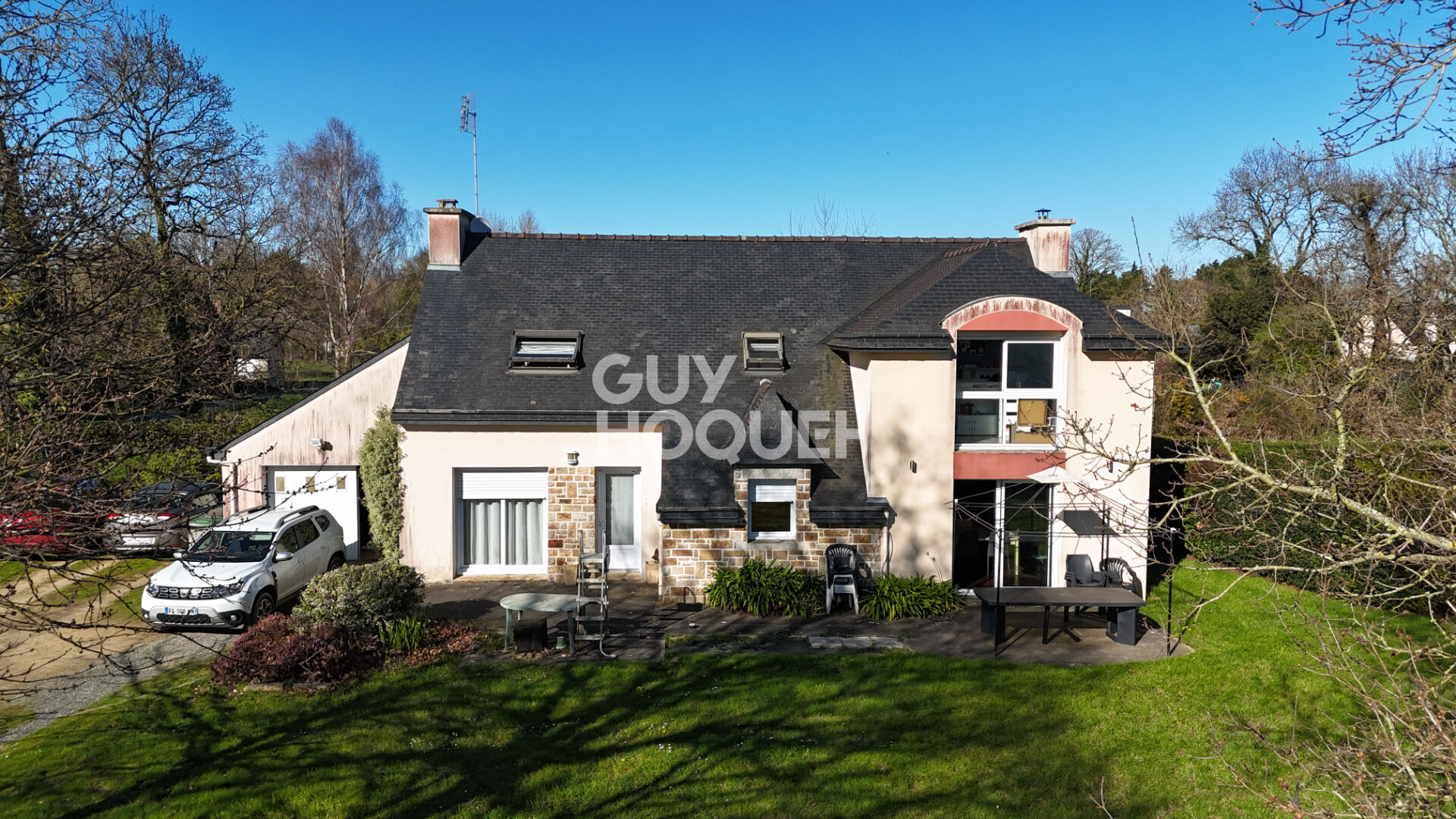 A VENDRE PLEGUIEN - LANVOLLON : Contemporaine avec locataire