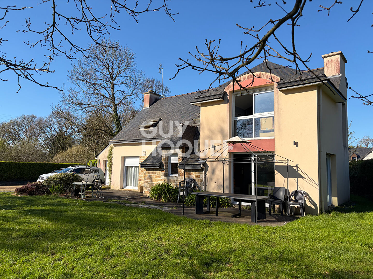 A VENDRE PLEGUIEN - LANVOLLON : Contemporaine avec locataire