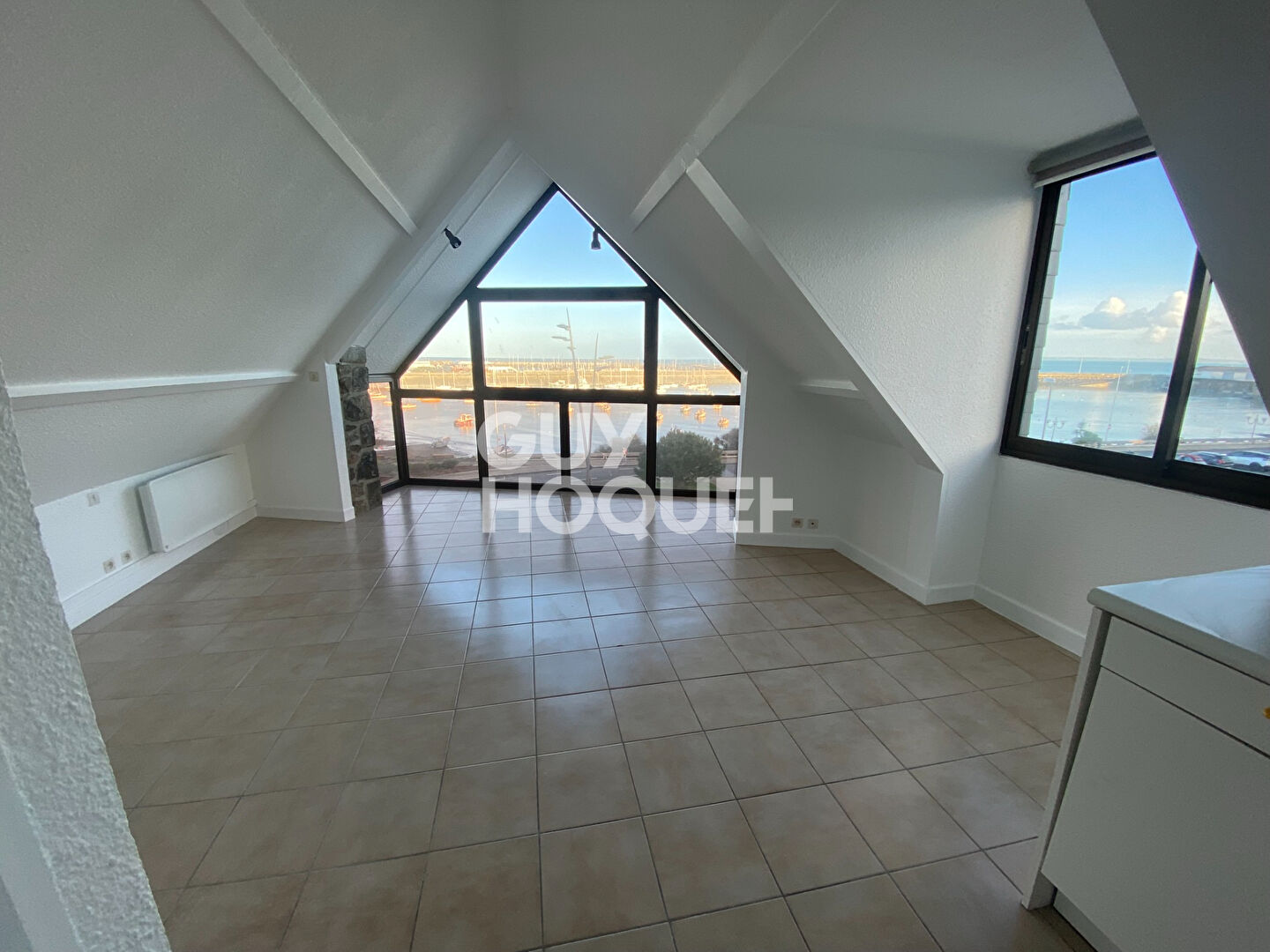 À LOUER ? STUDIO 20 m² ? VUE MER ? VIEUX PORT DE SAINT-QUAY-PORTRIEUX