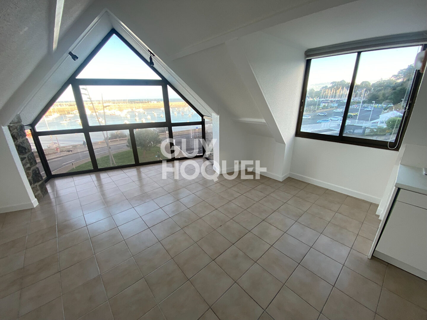 À LOUER ? STUDIO 20 m² ? VUE MER ? VIEUX PORT DE SAINT-QUAY-PORTRIEUX