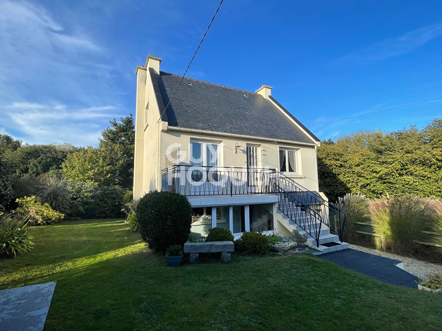 PLOURHAN LIMITE SAINT QUAY : A VENDRE MAISON BIEN ENTRETENUE!