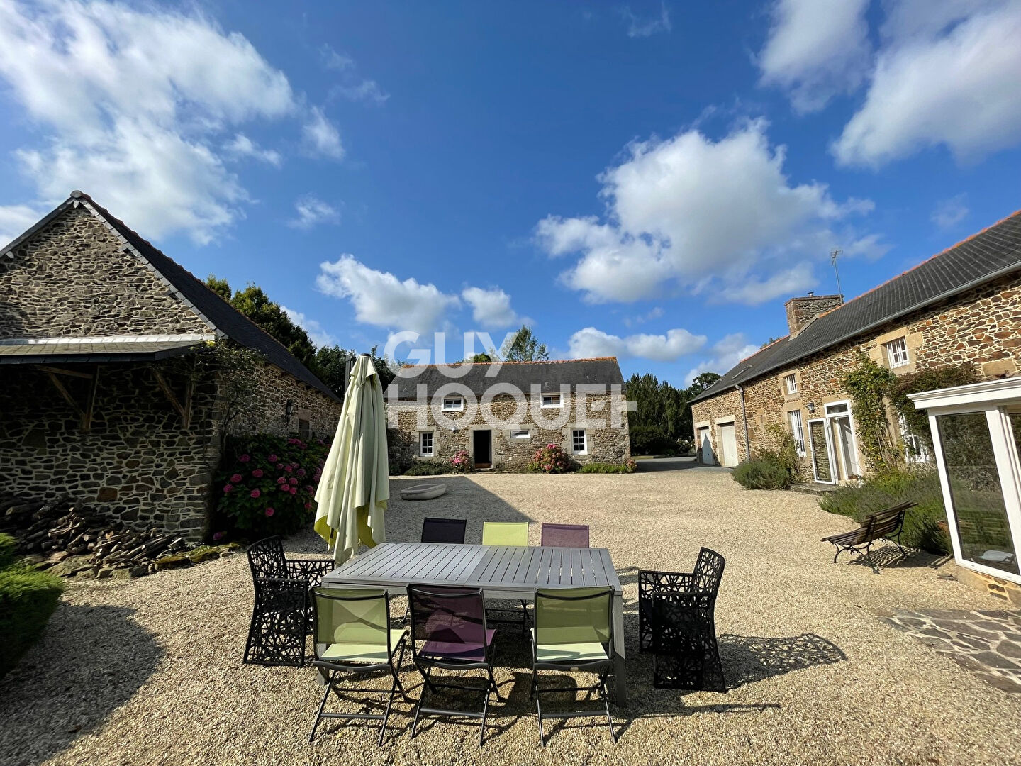 PLEGUIEN : A VENDRE BELLE PROPRIETE FAMILIALE !