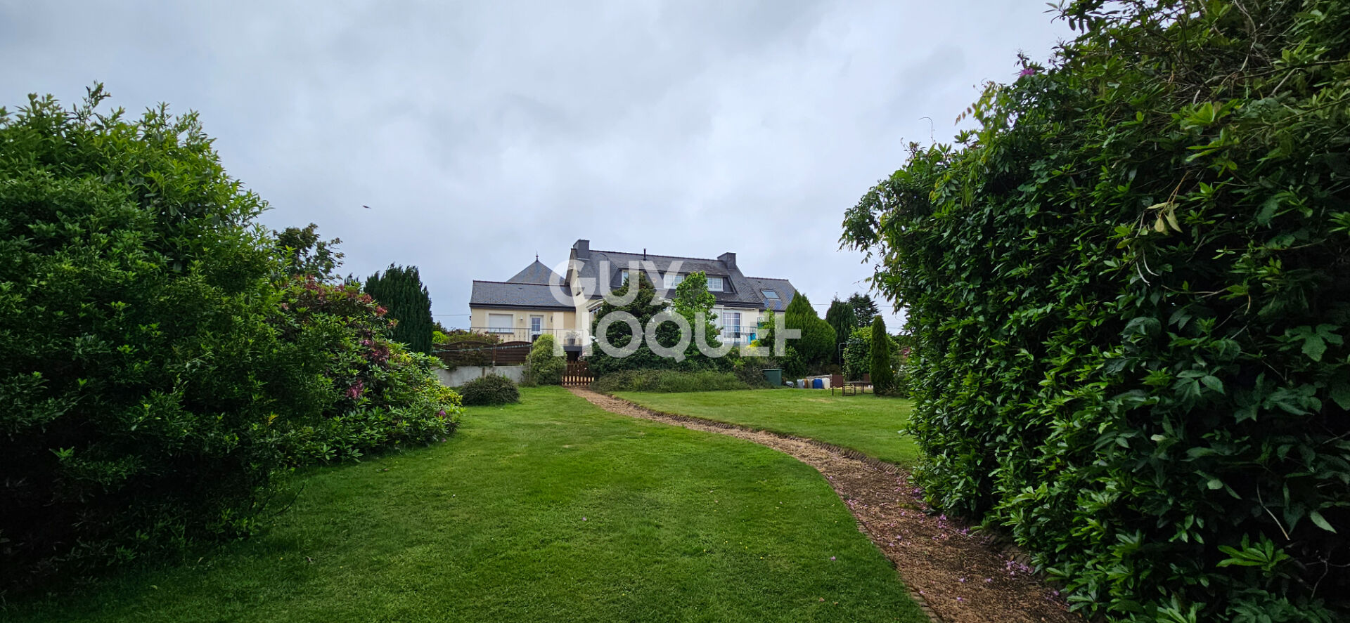 A VENDRE : PLOUHA - Grande maison et gites