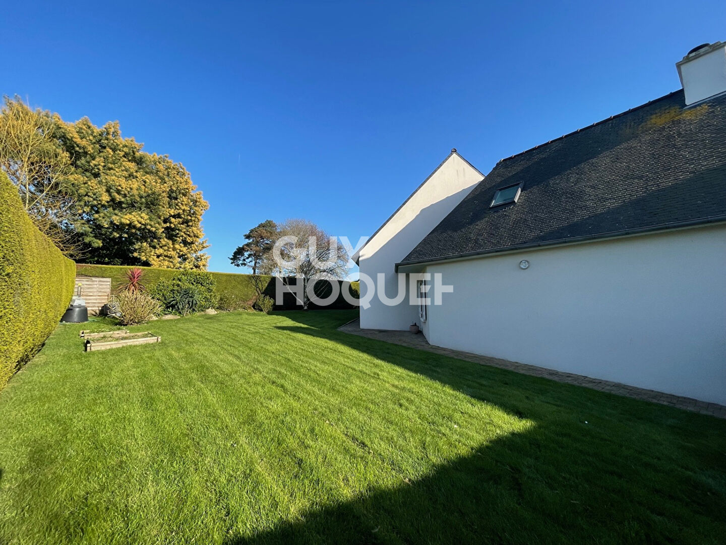 PLOUHA : A VENDRE MAISON TRADITIONNELLE PROCHE COMMERCES !