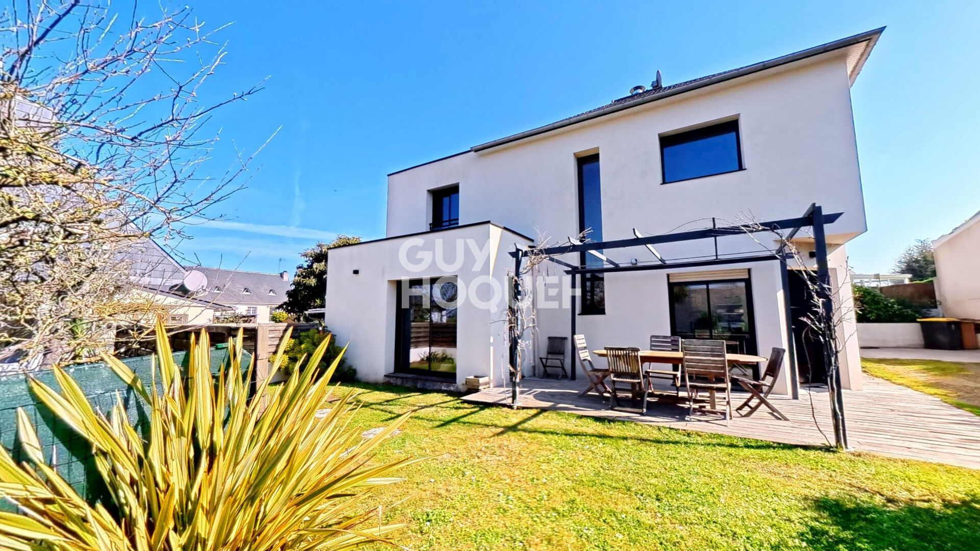 BINIC : A VENDRE MAISON CONTEMPORAINE LUMINEUSE !