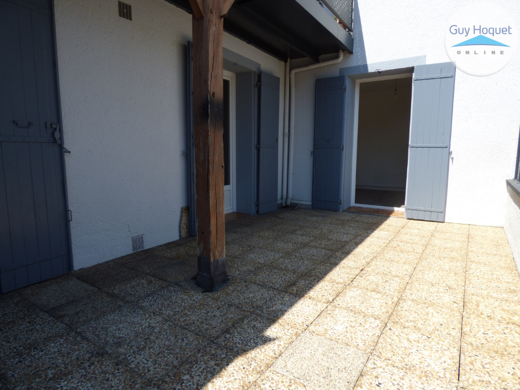 APPARTEMENT DE 3 PIECES AVEC TERRASSE
