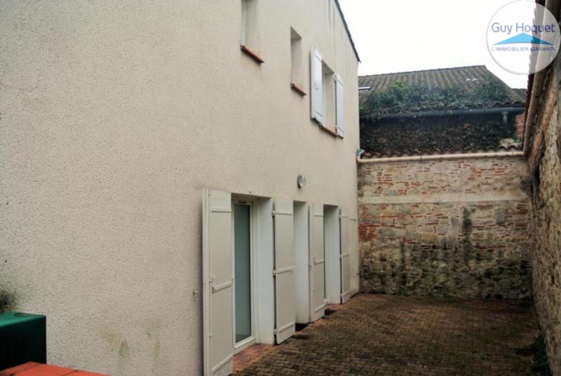 Maison de ville, 4  chambres avec cour agréable