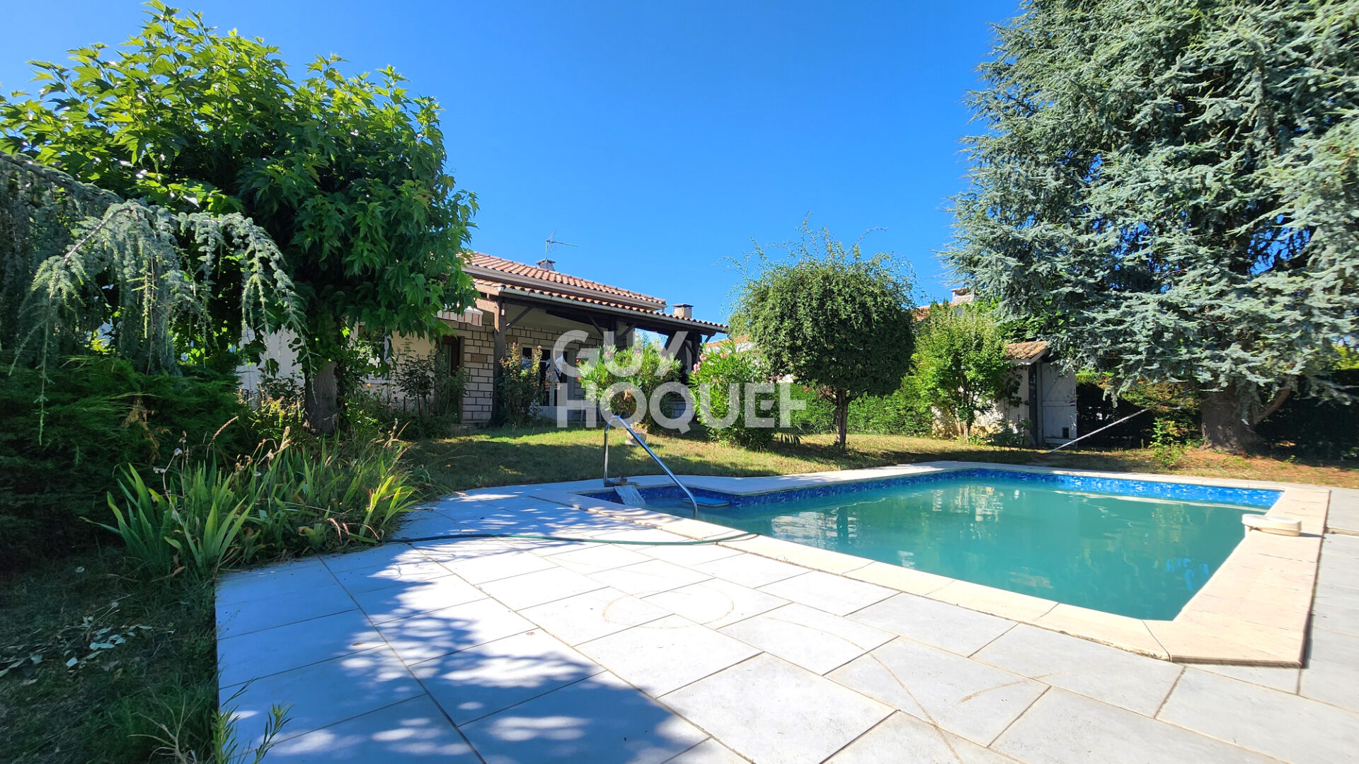 Maison 3 chambres, 2 garage et Piscine