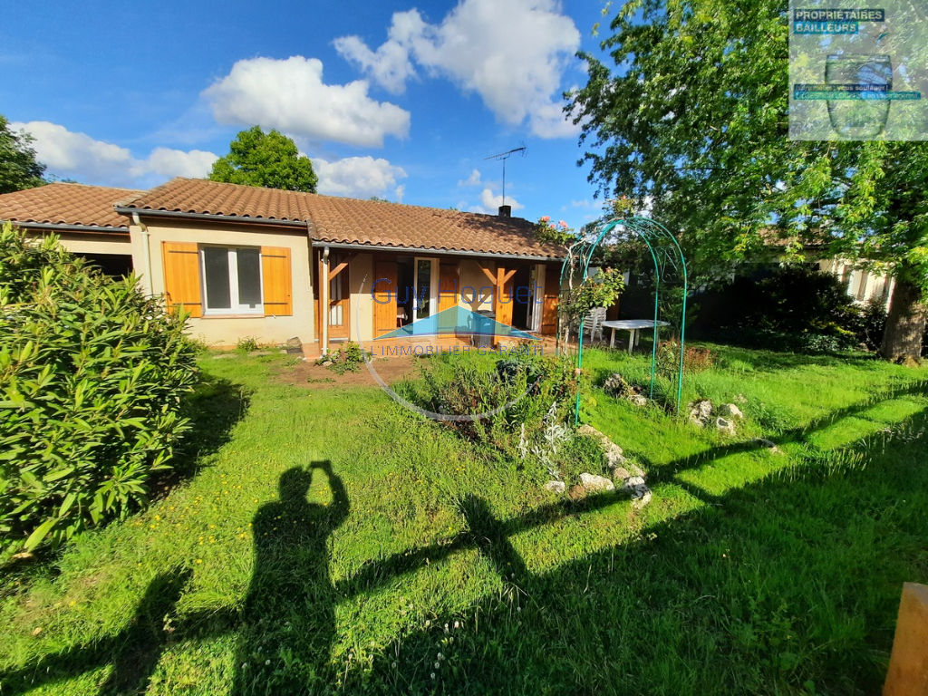 MAISON DE PLAIN PIED DE TYPE 4 AVEC GARAGE ET JARDIN ARBORE