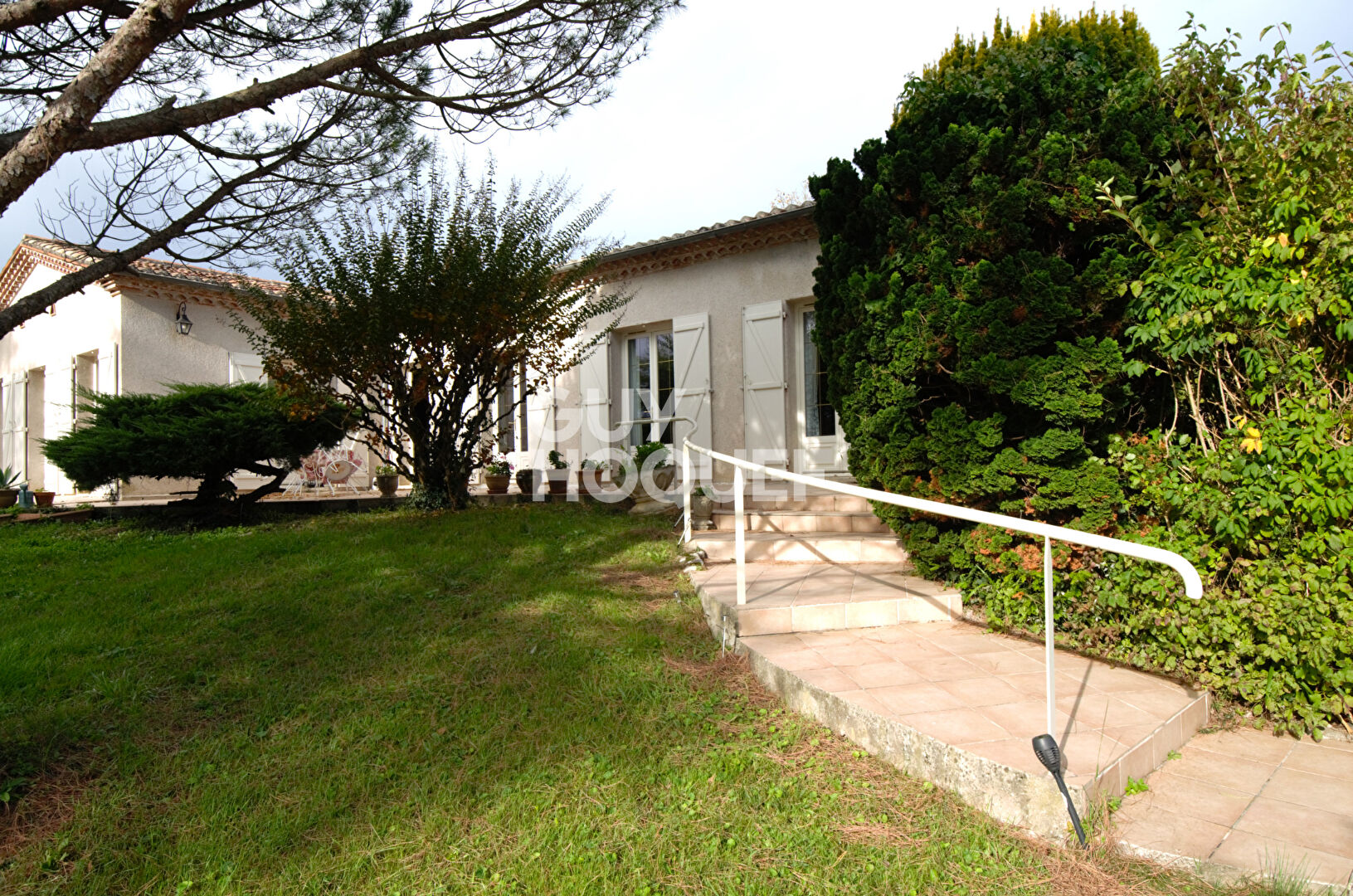 Maison Plain pied  8 pièces 258.25 m²