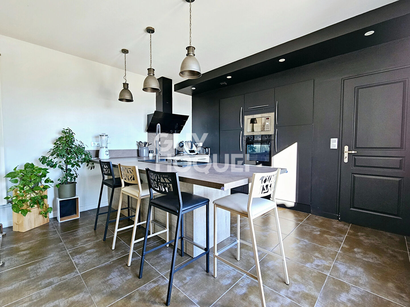 Coin de paradis avec vue sur Bon Encontre ?