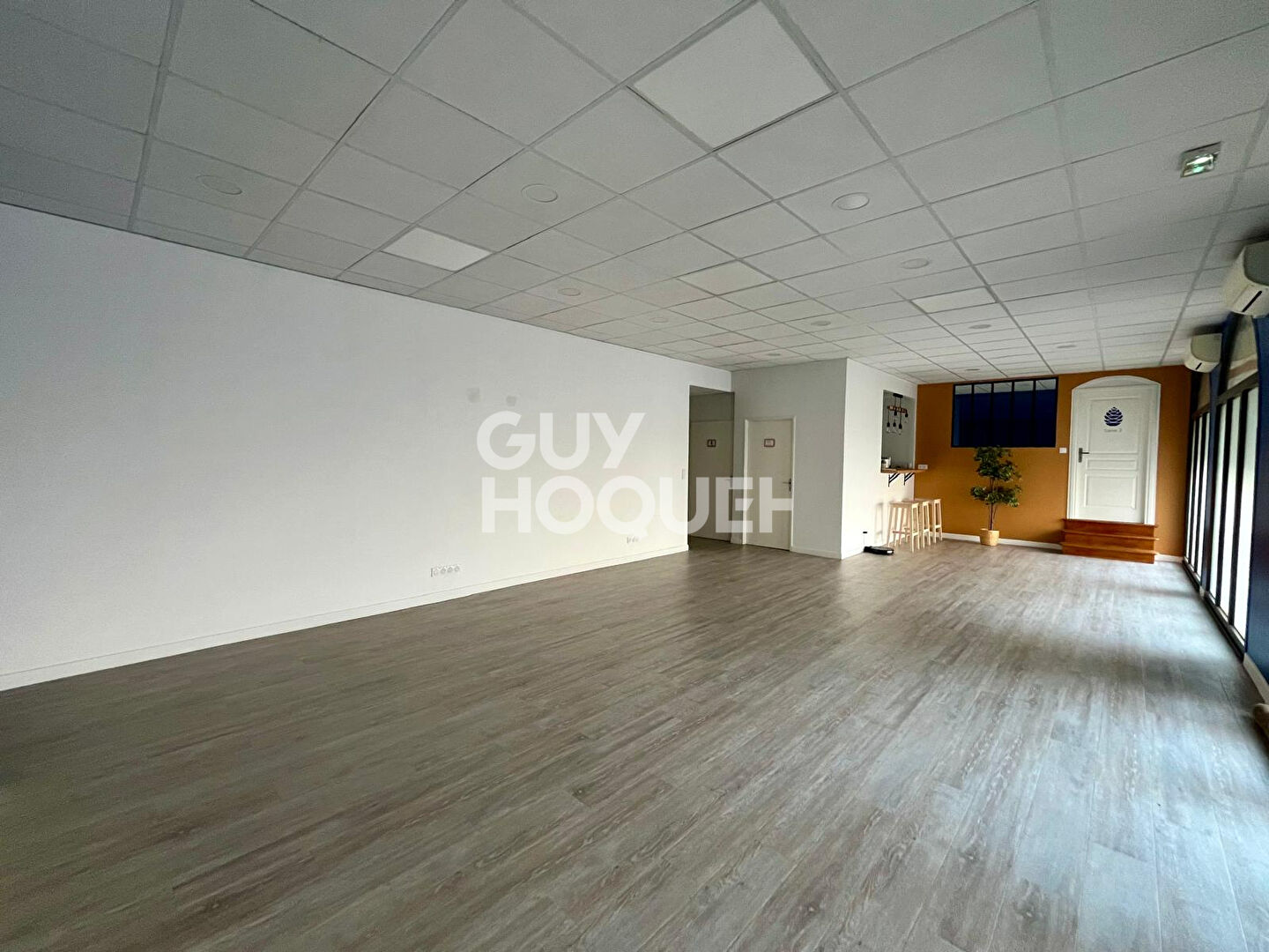 Local commercial Agen  centre ,170 m2 avec 3 entrées indépendantes