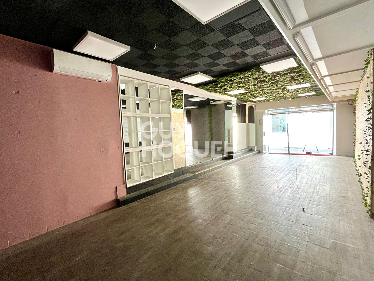 Local commercial 190 m²