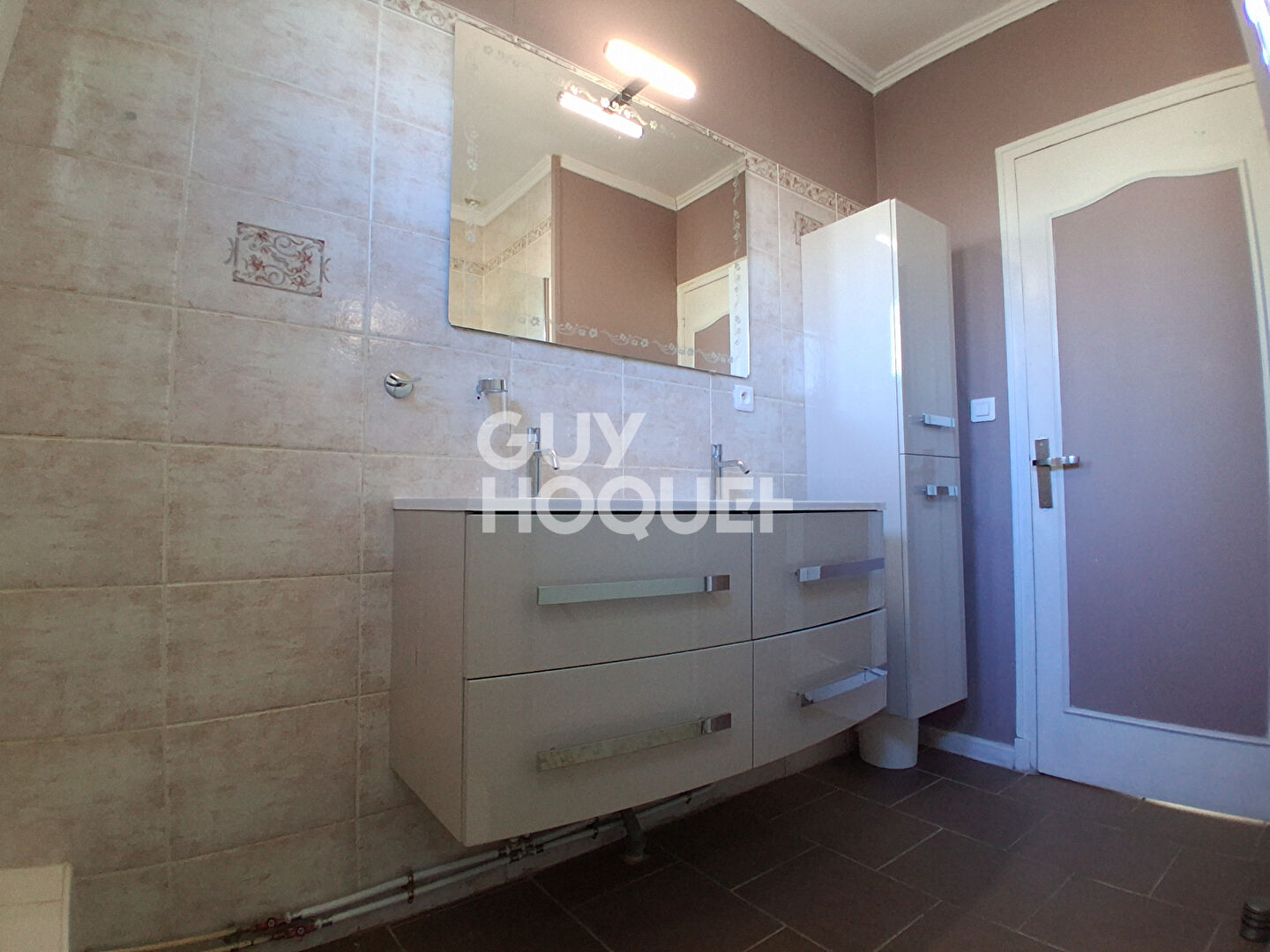 Maison de plain pied, 3 chambres, garage et jardin