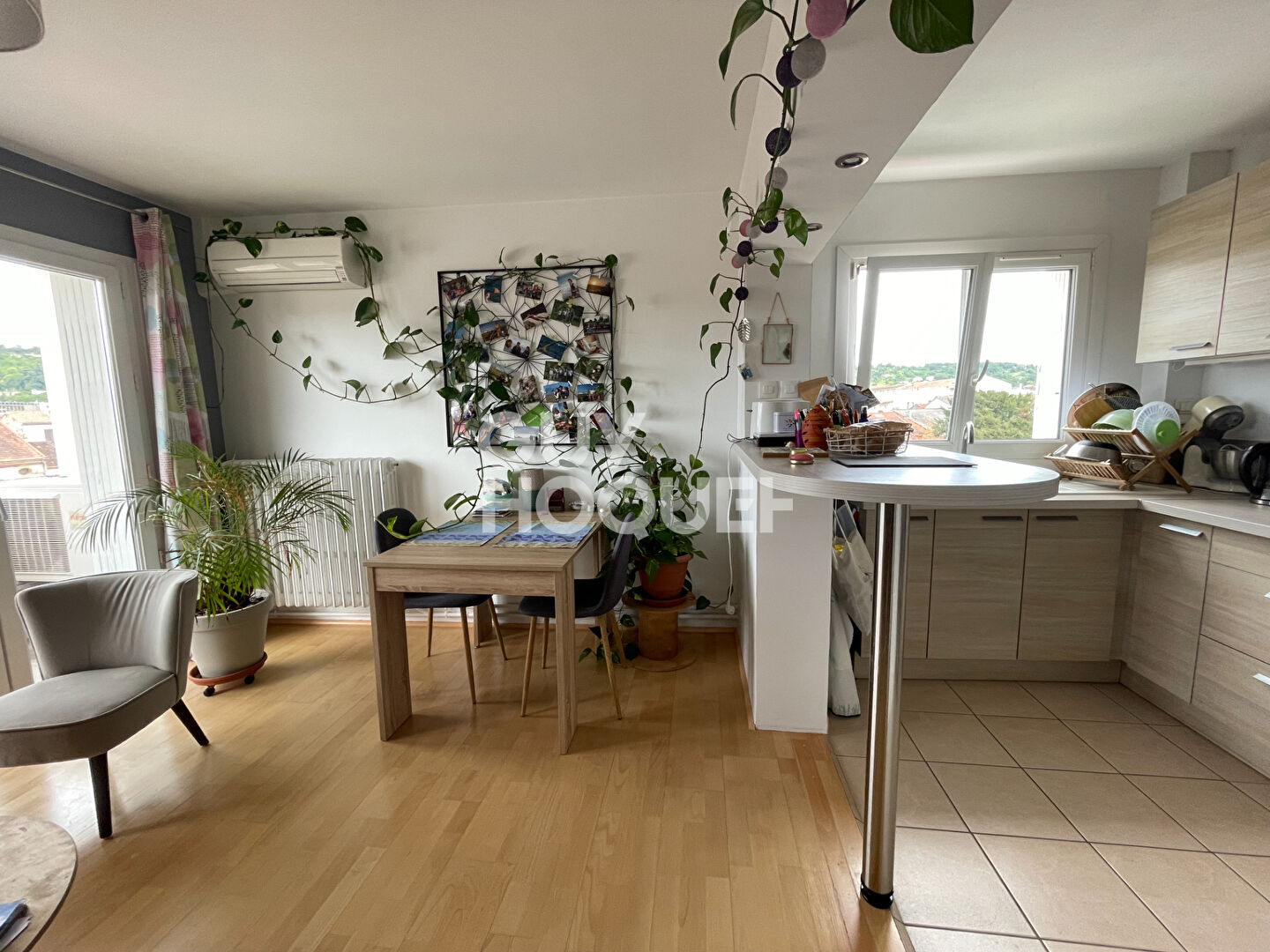 Appartement meublé T3 en centre ville avec balcon et  garage