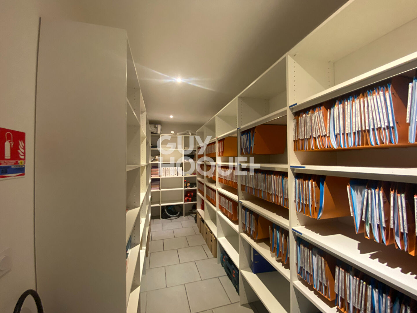 À louer local commercial  lumineux + terrasse !