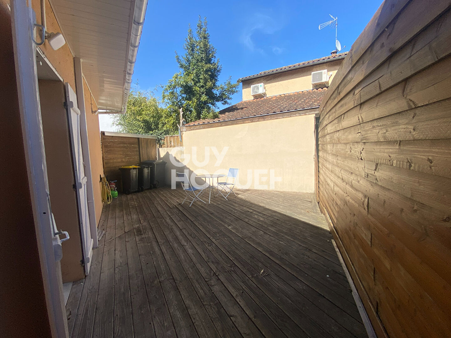 À louer local commercial  lumineux + terrasse !