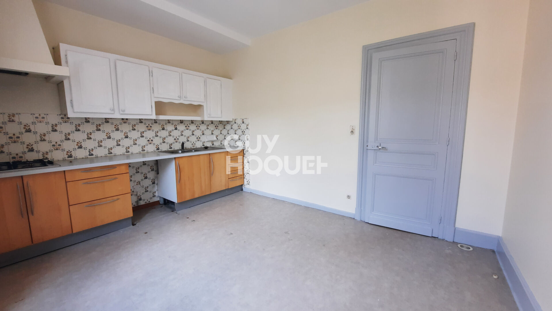 APPARTEMENT T3 CENTRE VILLE AVEC PLACE DE PARKING DANS GARAGE