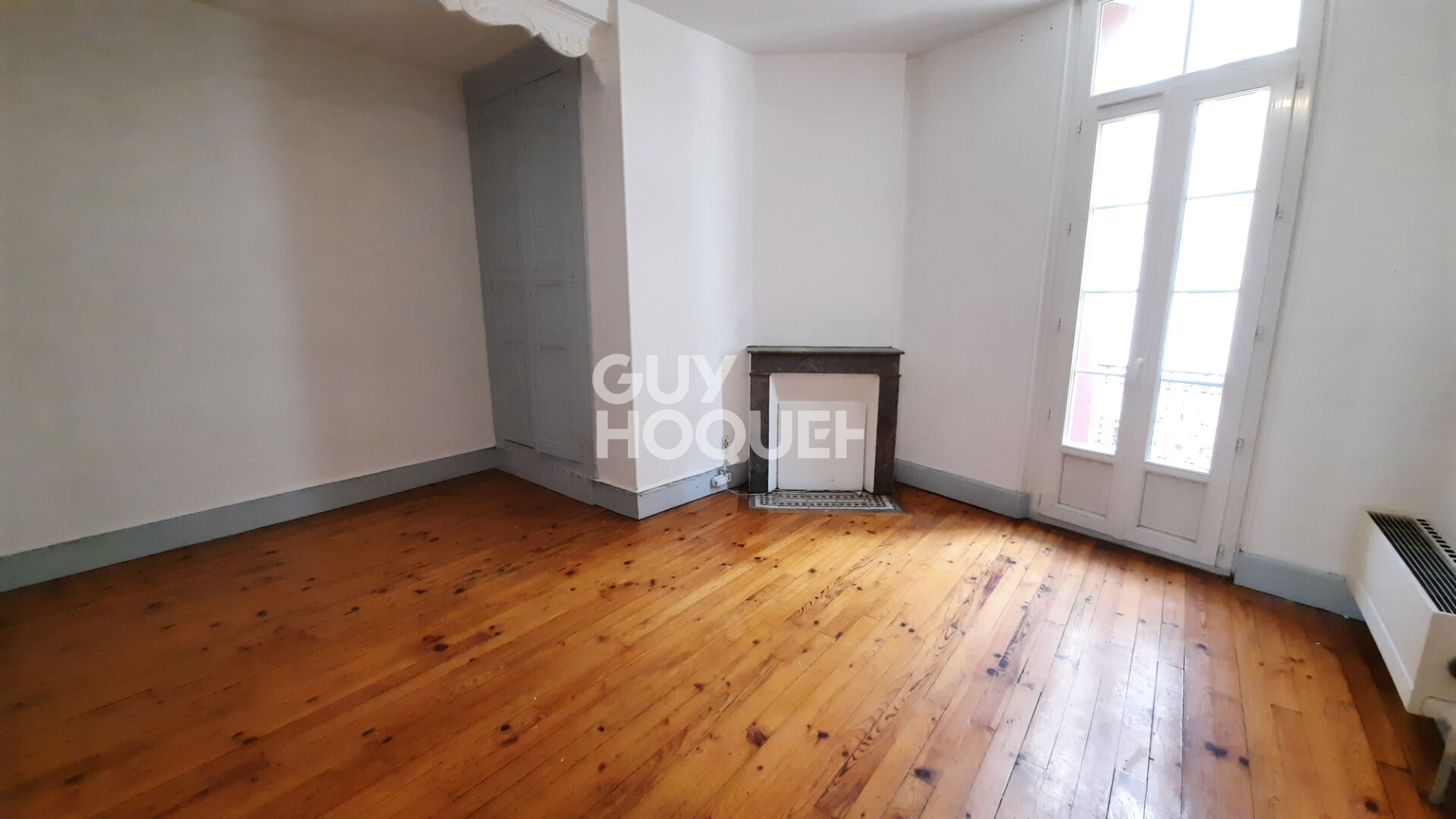 APPARTEMENT T3 CENTRE VILLE AVEC PLACE DE PARKING DANS GARAGE