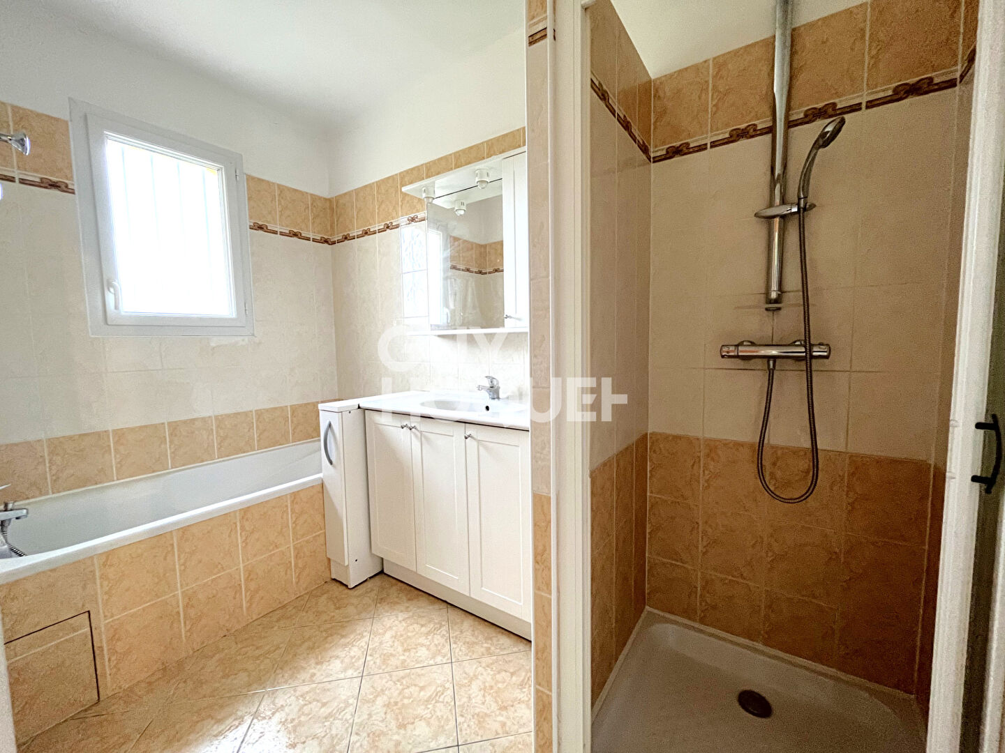 Maison secteur résidentiel, proche commodités