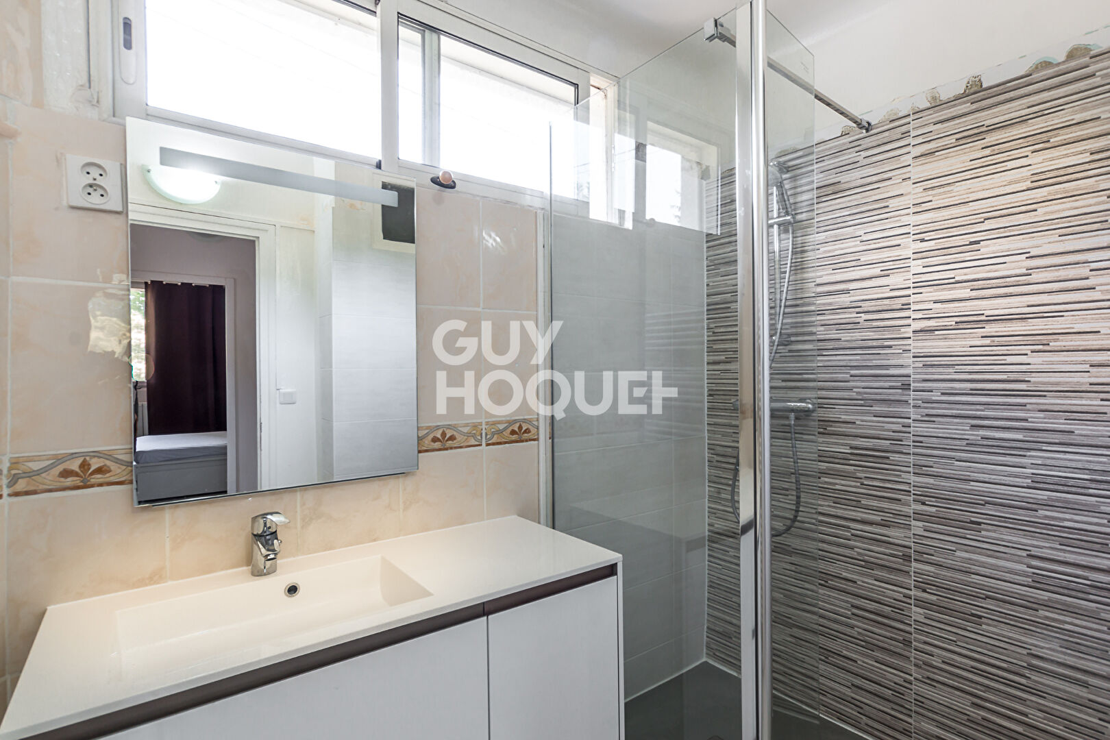 Bel Appartement meublé 3 chambres + Balcon + Garage, proche canal