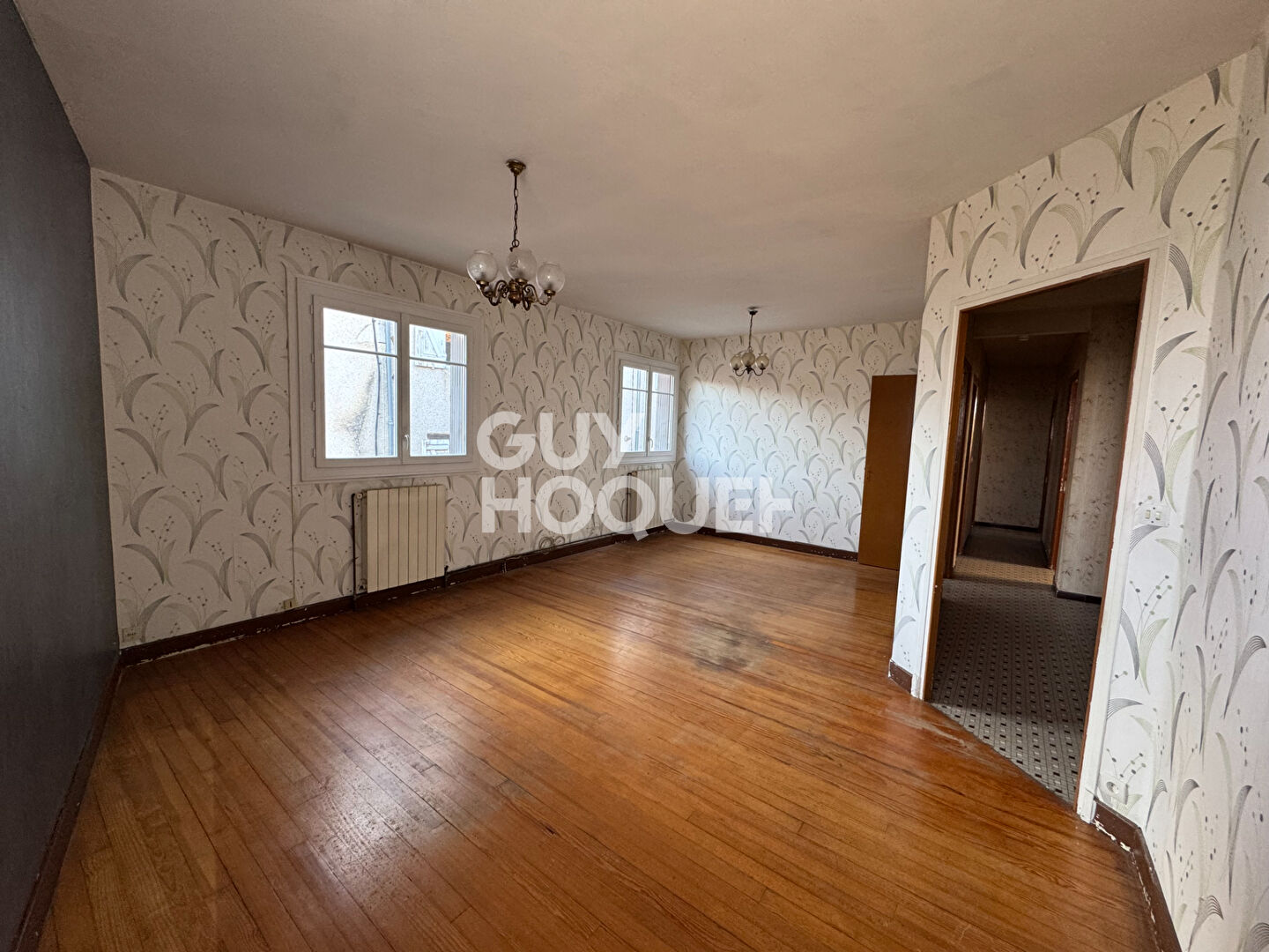 Maison de village avec garage et jardin