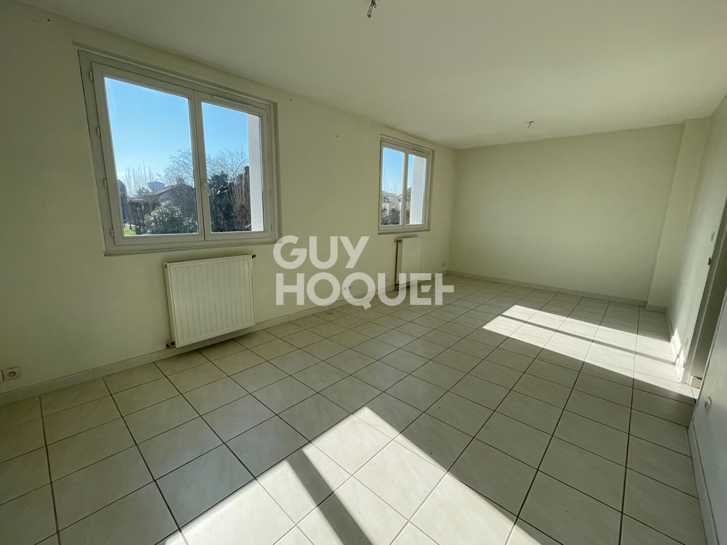 Maison de 2 chambres + studio indépendant, avec jardin