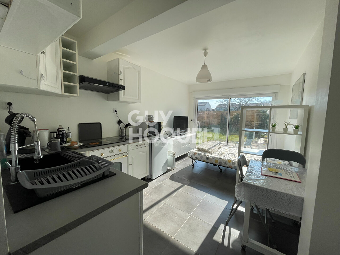 Maison de 2 chambres + studio indépendant, avec jardin