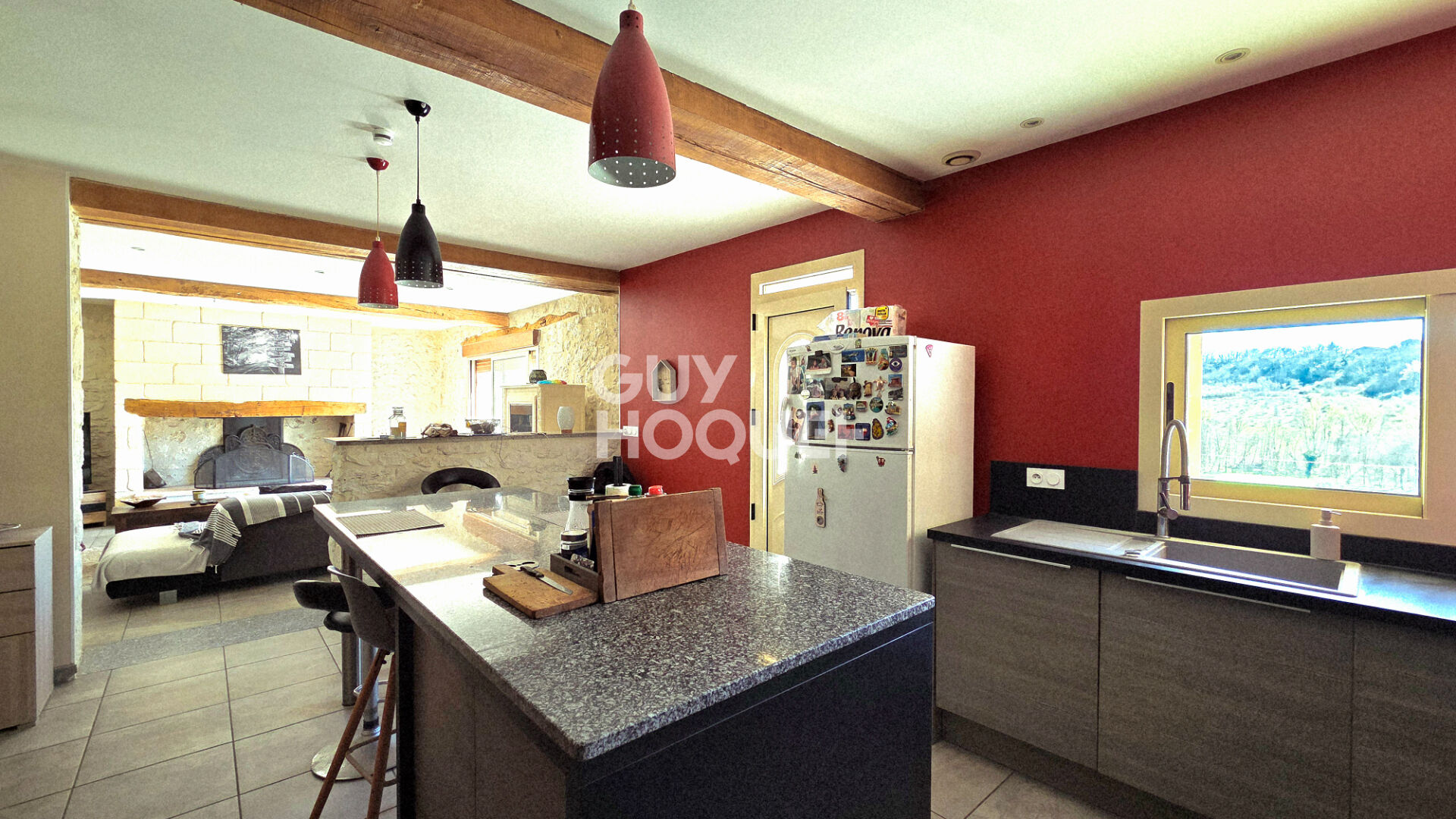 Corps de ferme en pierre rénové 155 m² , 5 ha  de terrain ,  piscine, vue sur la campagne