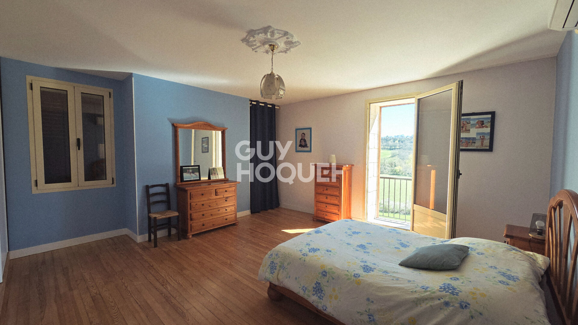 Corps de ferme en pierre rénové 155 m² , 5 ha  de terrain ,  piscine, vue sur la campagne