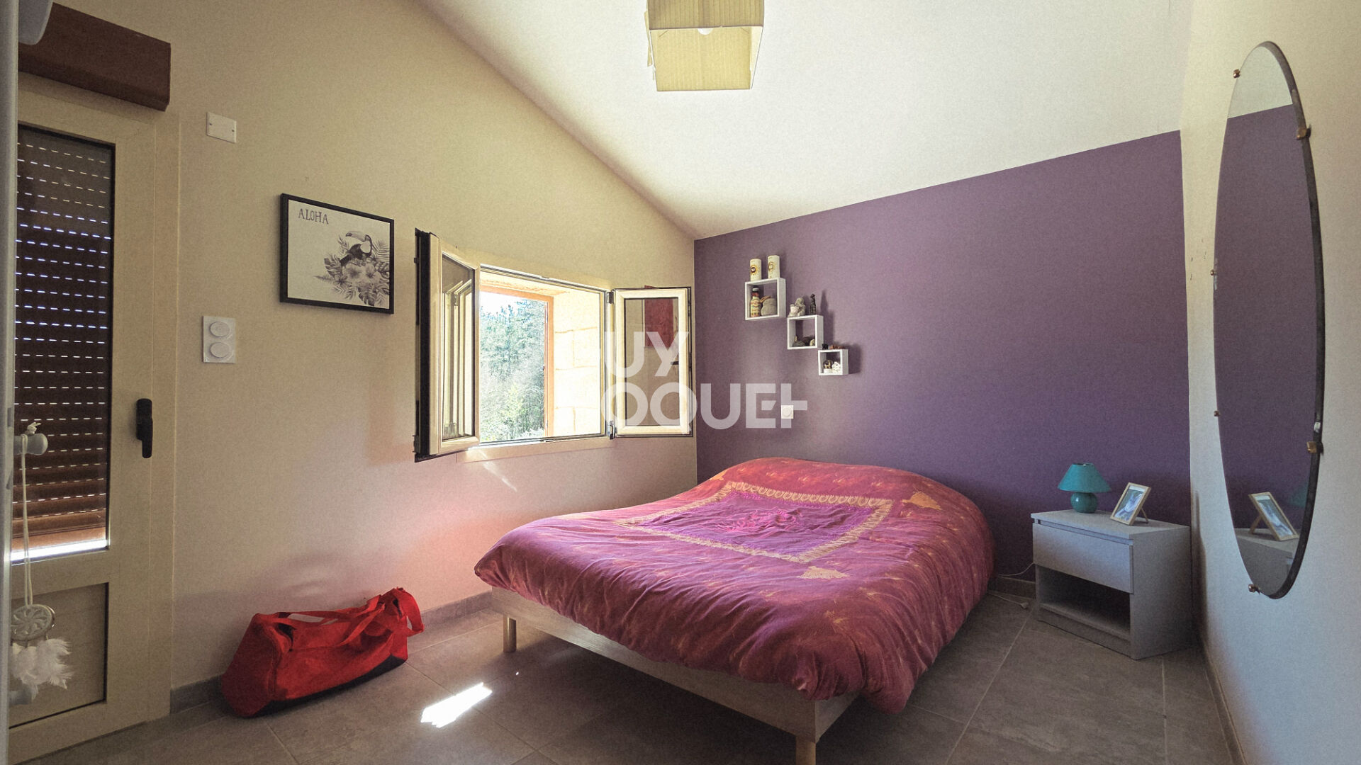 Corps de ferme en pierre rénové 155 m² , 5 ha  de terrain ,  piscine, vue sur la campagne