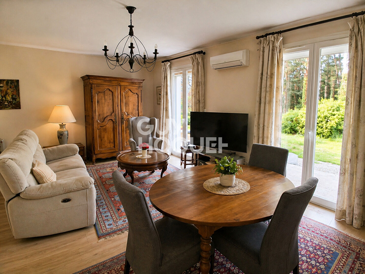 Ensemble immobilier de 260 m² avec piscine et sous-sols de 190m²